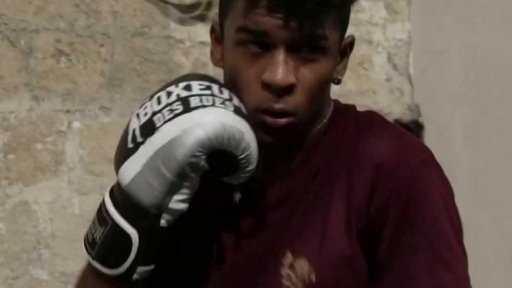 Boxem v kostele proti kriminalitě