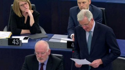 Blížící se vidina tvrdého brexitu