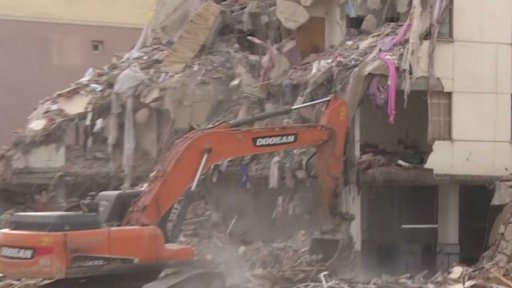 Vyšetřování zřícení domu v Istanbulu