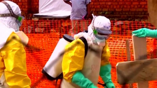 Lékaři bojující proti ebole