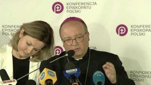 Mimořádná vatikánská mise v Polsku + rozhovor s J. Šebkem