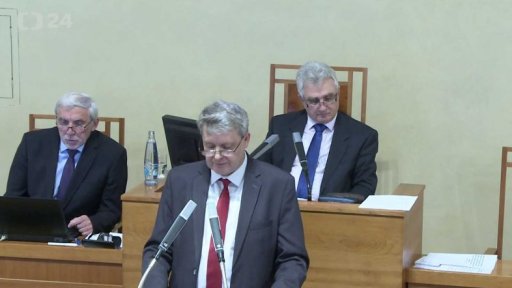 Senát zamítl zdanění náhrad církvím