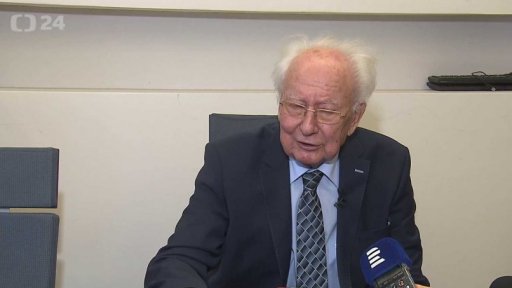 Padesát let operací kyčelního kloubu