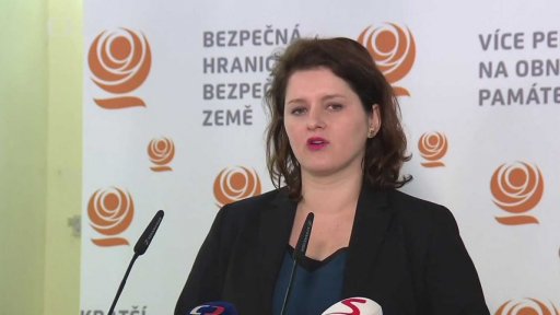 Vláda schválila zvýšení rodičovské