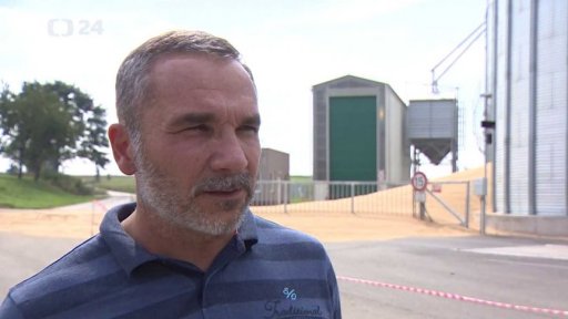 V Bystřici na Jičínsku se zřítilo silo