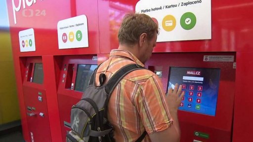 Maloobchodům rostou před Vánocemi tržby