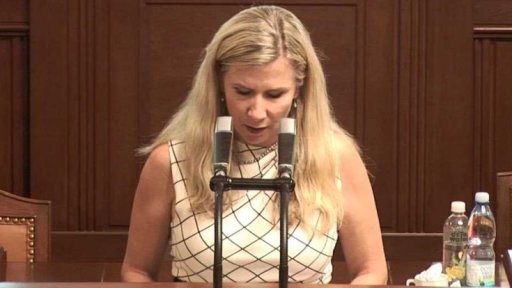 Poslanci odmítli senátní žalobu na prezidenta republiky