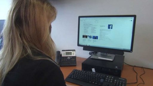 Nová média: mediálně důležité zprávy o/z Facebooku