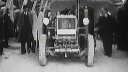 Přestavování traktorů na pohon dřevným plynem