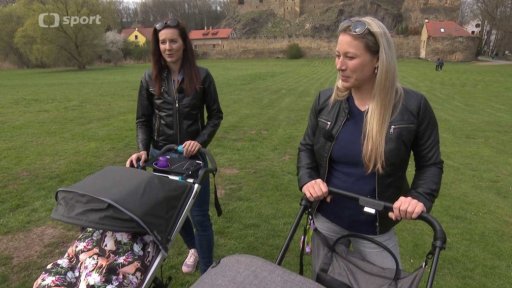 Denisa Rosolová a Jiřina Ptáčníková v roli maminek