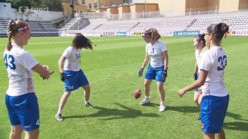 Hráčky bezkontaktního amerického fotbalu