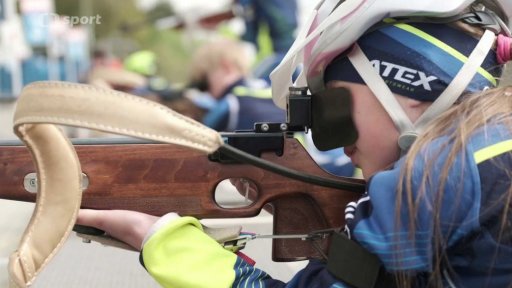 Koloběžky pomáhají mladým biatlonistům při tréninku