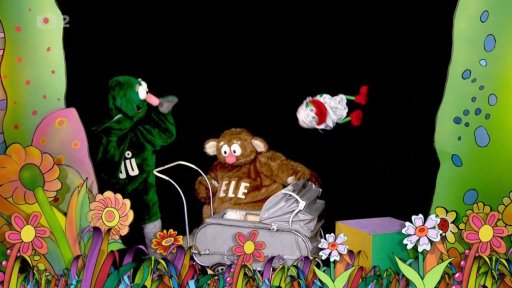 Muf předstírá, že je miminko, na které Jůheláci čekali…