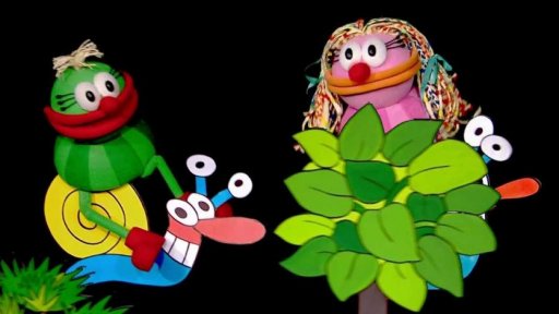 Muf a Fámula jedou na hlemýždích, ale ti se jim splašili.