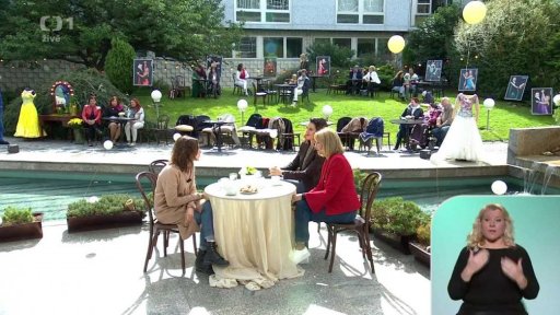 Sama doma a StarDance - Kateřina Uhlířová