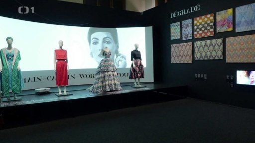 Výstava Šílený hedvábník