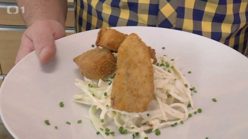 Konfitovaný bůček s celerovým salátem