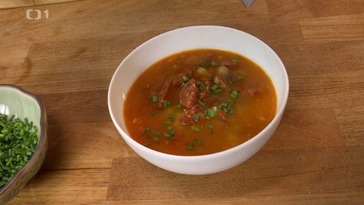 Fazolová polévka s pikantní klobáskou