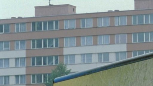 Panelák je kamarád (r. Jan Gogola ml., 20 min., 2000)