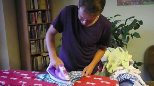 Několik vzájemně nesouvisejících pohledů (r. Tereza Bernátková, 5 min., 2013)