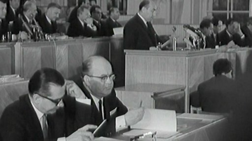 První společné zasedání obou sněmoven Federálního shromáždění