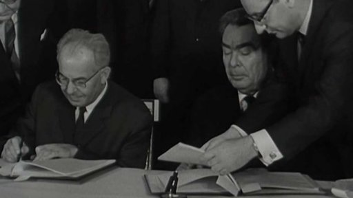 Podepsání čs.-sov.komuniké v Kremelském paláci