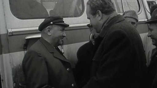 Malá oslava na smíchovském autobusovém nádraží