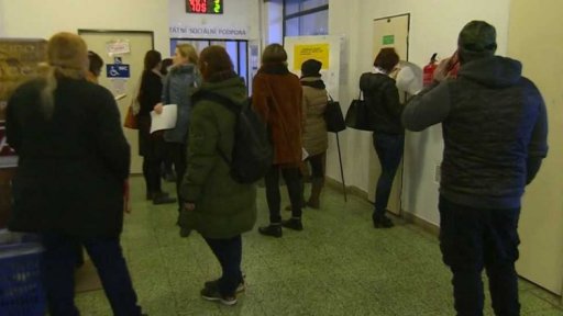 Rodičovská se zvyšuje na 300 tisíc korun