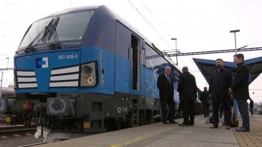 Vlakem rychlostí až 200 km/h