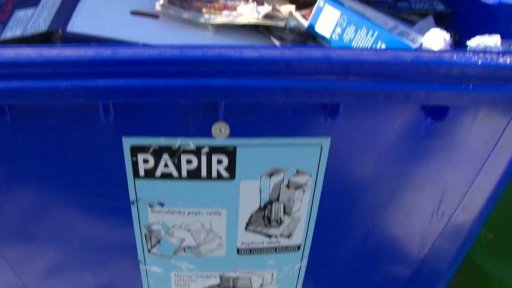 Propad cen sebraného papíru