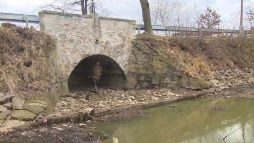 Nádrže bez vody a ryb