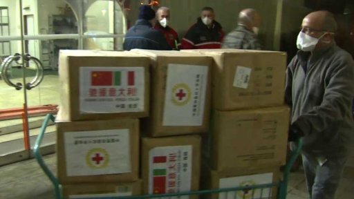 Dodávka části zabavených roušek