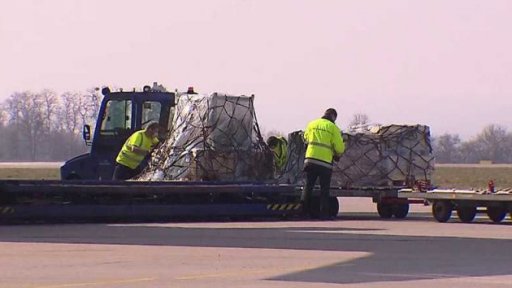 Dodávky ochranných pomůcek do Česka