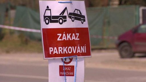 Hromadné porušování krizových opatření