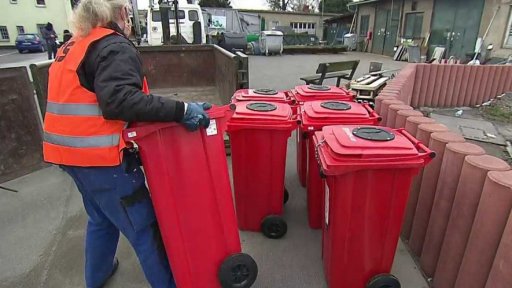 Popelnice na infkeční odpad v Karviné