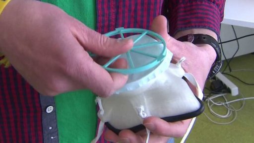 Obličejová maska z ČVUT