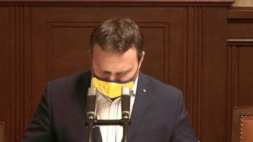 Pokračuje schůze sněmovny