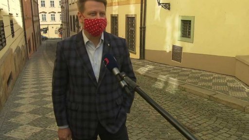 Malé obchody mohou otevřít