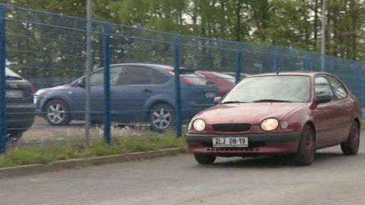 Zablokovaná auta českých řidičů v Polsku