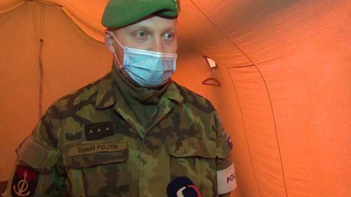 Práce vojáka při nouzovém stavu