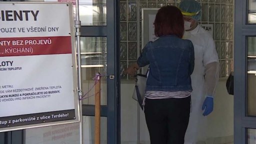 Povolené návštěvy v části nemocnic