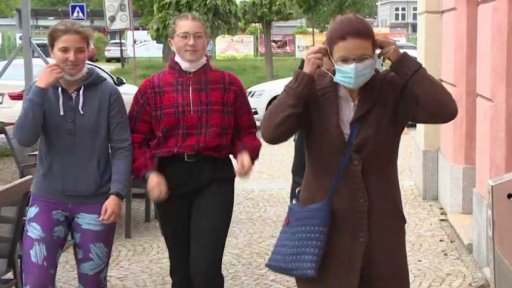 Tři měsíce s rouškami