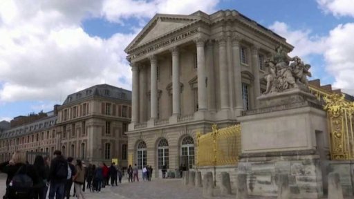 Uvolňování opatření ve Francii a Španělsku