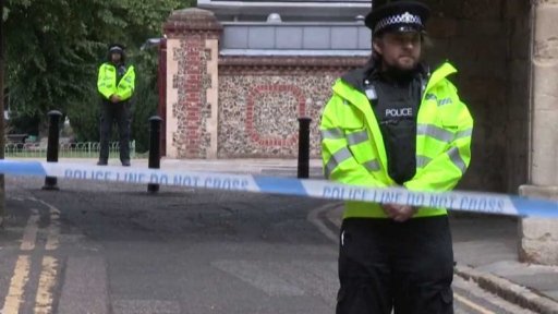 Vyšetřování útoku nožem v Británii