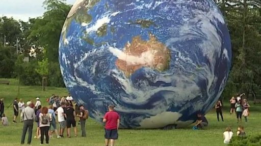 Zeměkoule na Kraví hoře