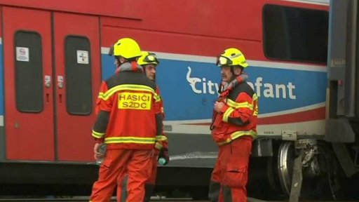 Střet vlaků v nádraží