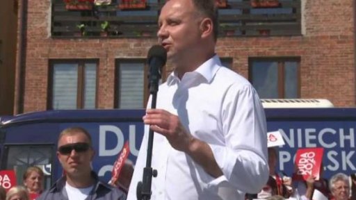 Vyrovnaný prezidentský souboj v Polsku