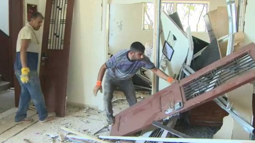 Rozhněvané davy v Bejrútu