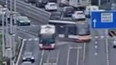 Srážka autobusu s tramvají