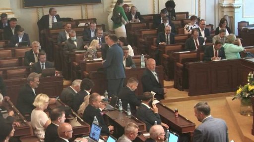 Mimořádná schůze poslanců